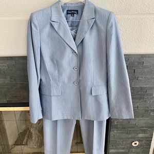 Evan Picone Ladies Pants Suit